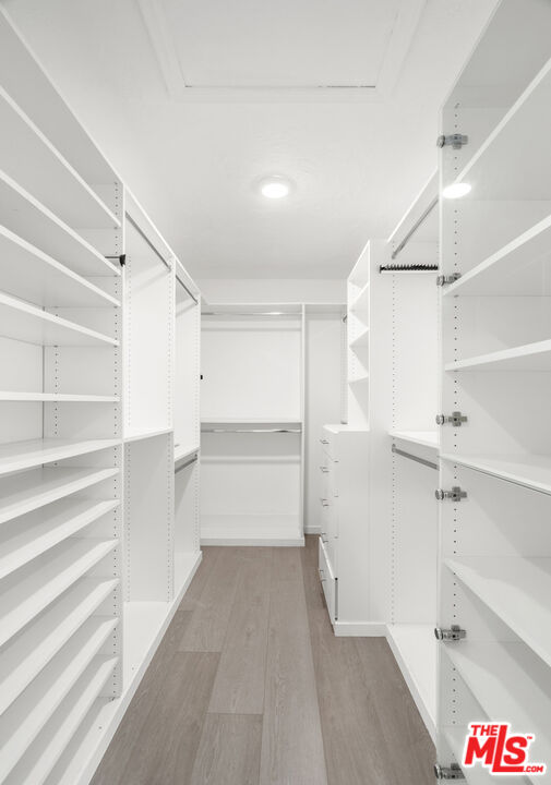 3217 Hutton Dr, Beverly Hills 