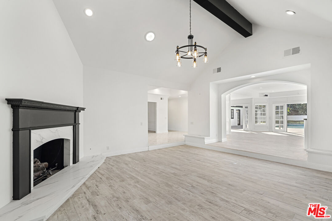 3217 Hutton Dr