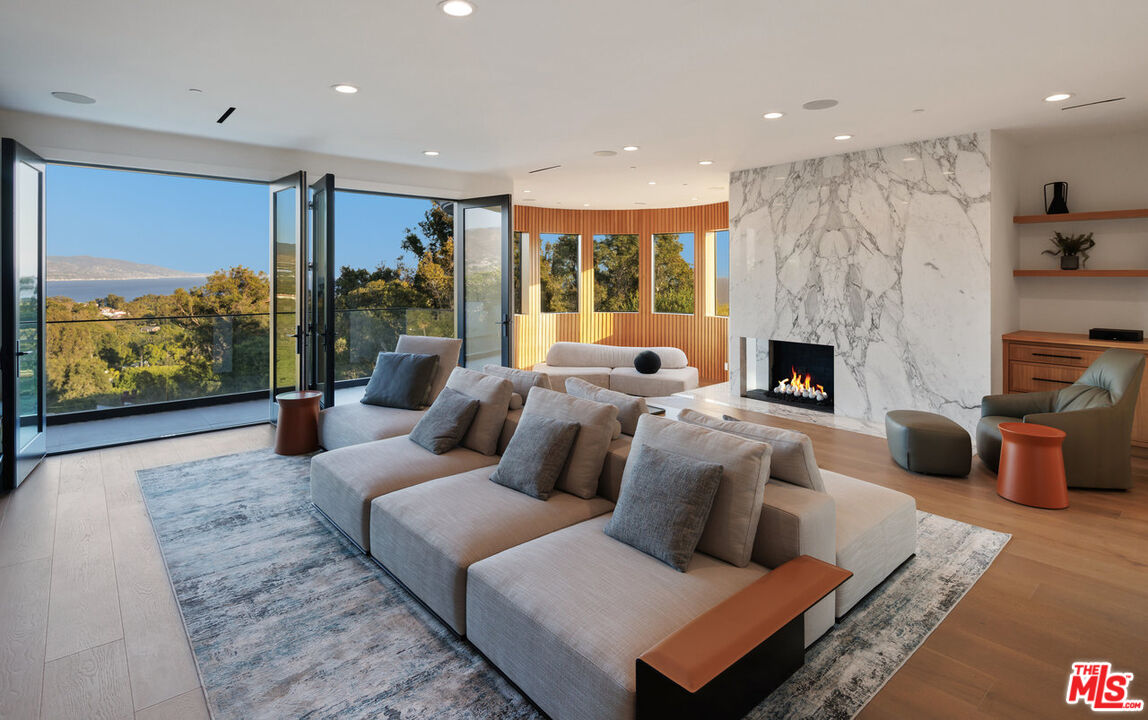 7052 Dume Dr, malibu