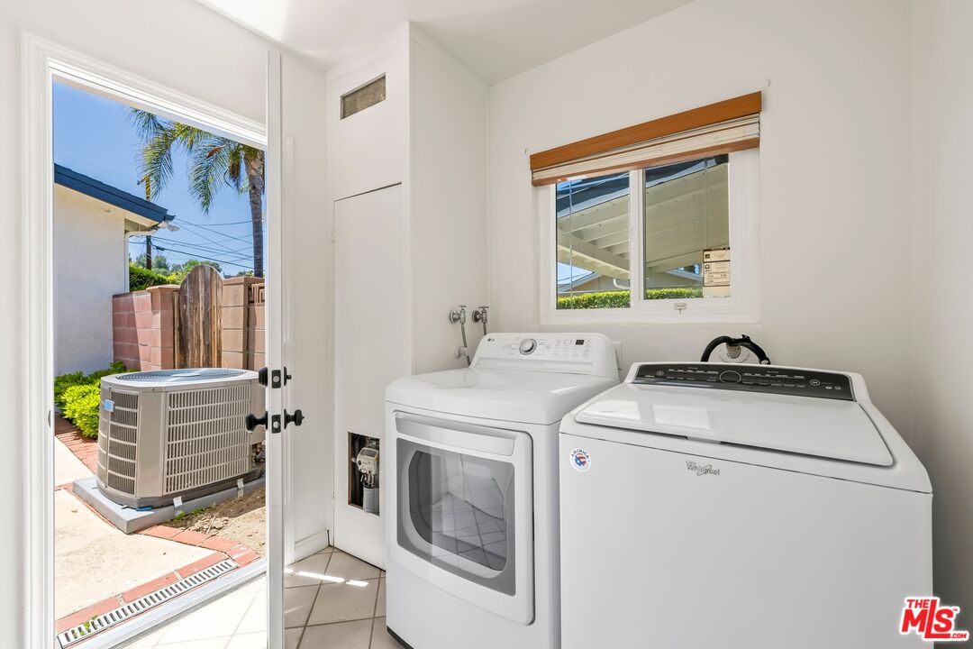 4509 Canoga Dr