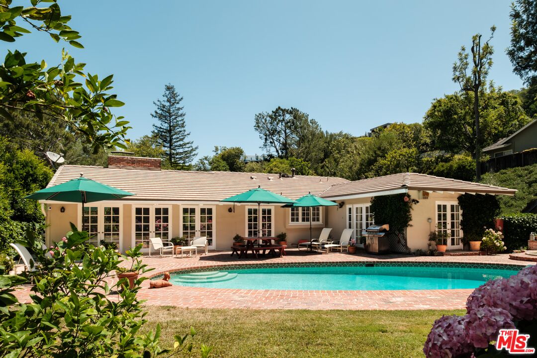 9430 Eden Dr, Beverly Hills 