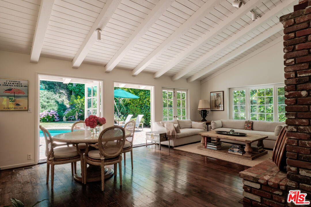 9430 Eden Dr, Beverly Hills 