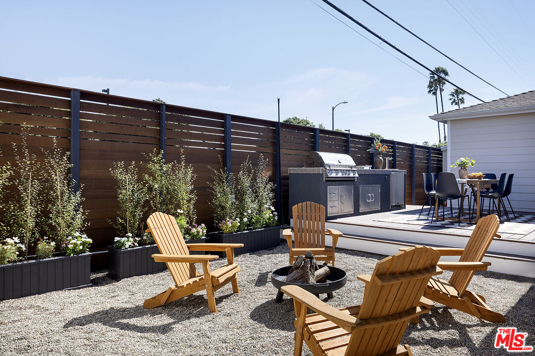 2432 Cloy Ave, Venice 