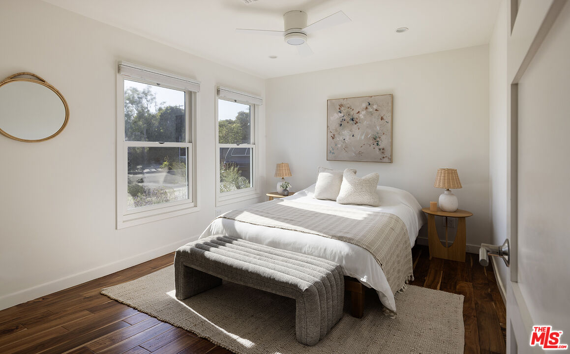 2432 Cloy Ave, Venice 