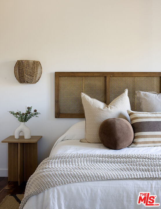 2432 Cloy Ave, Venice 