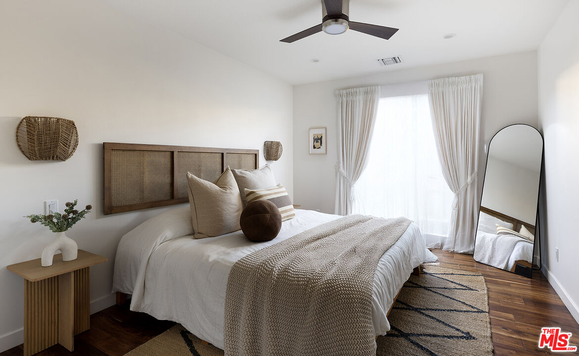 2432 Cloy Ave, Venice 