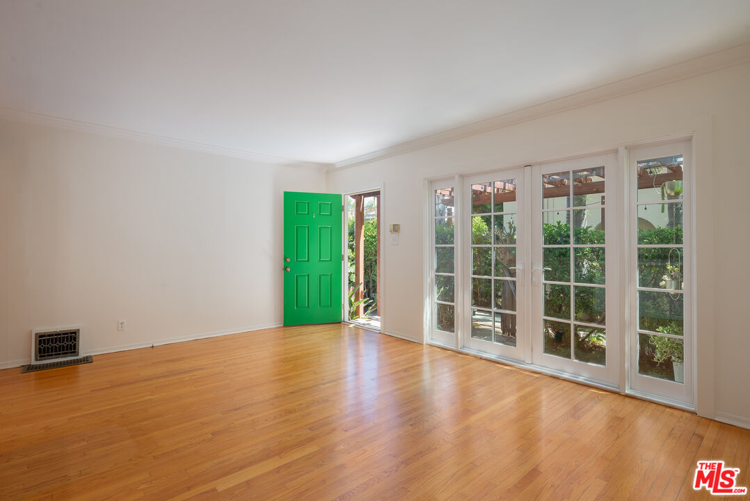 818 N Sweetzer Ave Unit: 818 1/2