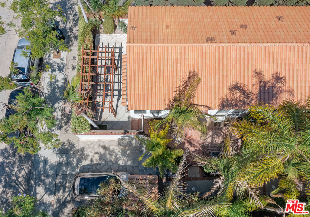 818 N Sweetzer Ave Unit: 818 1/2