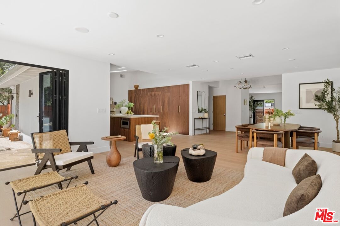 2716 Laurel Pass, Hollywood Hills