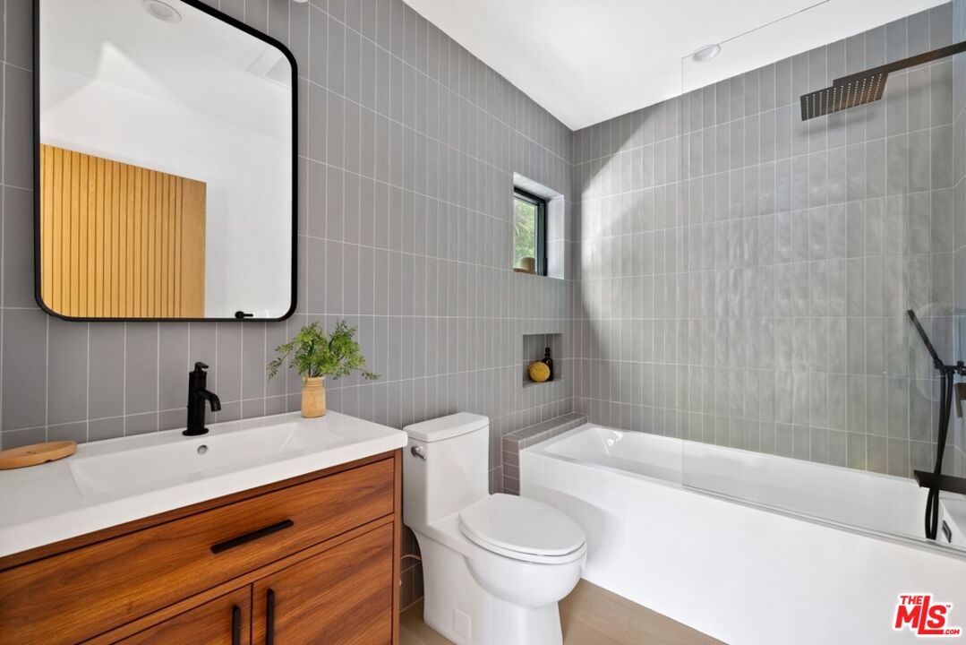 2716 Laurel Pass, Hollywood Hills