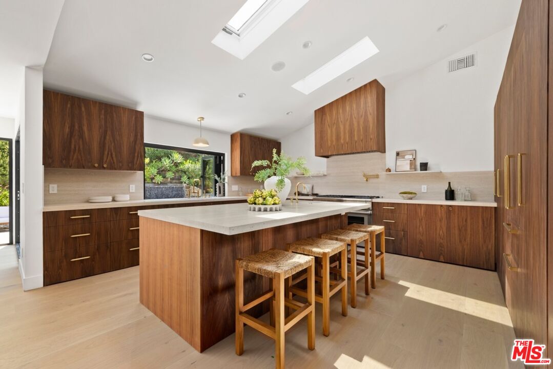 2716 Laurel Pass, Hollywood Hills