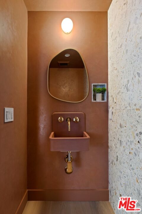 2716 Laurel Pass, Hollywood Hills