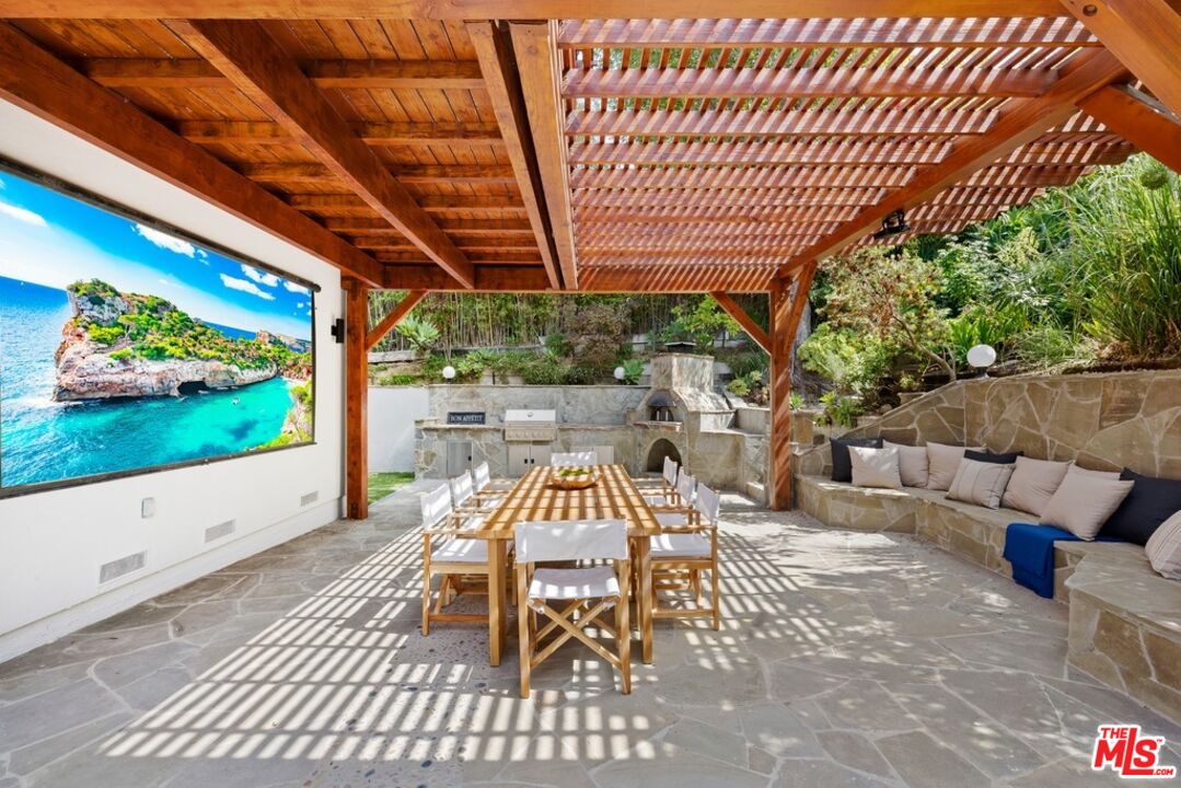 2716 Laurel Pass, Hollywood Hills