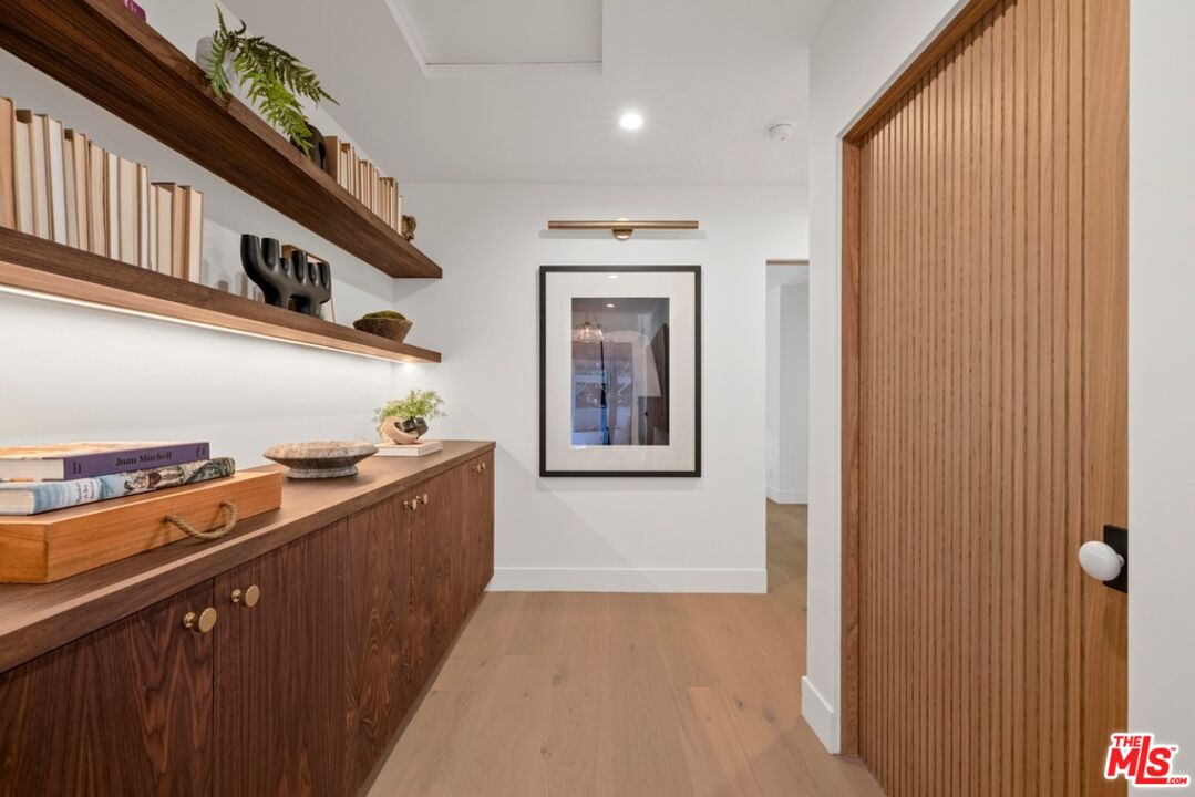 2716 Laurel Pass, Hollywood Hills