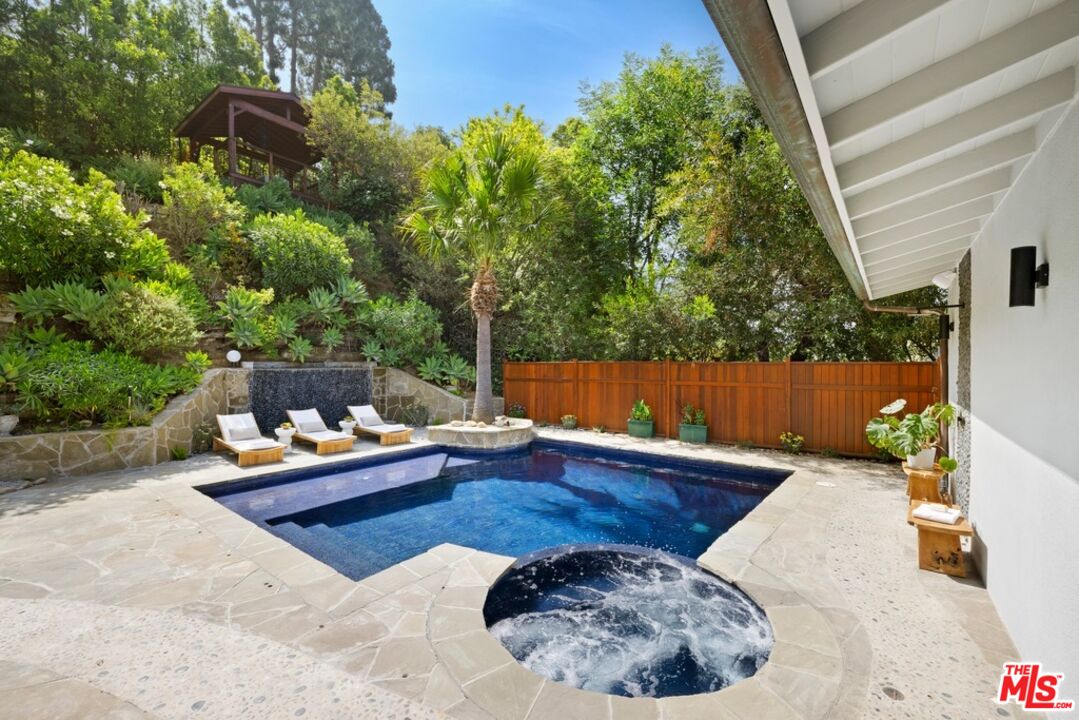 2716 Laurel Pass, Hollywood Hills
