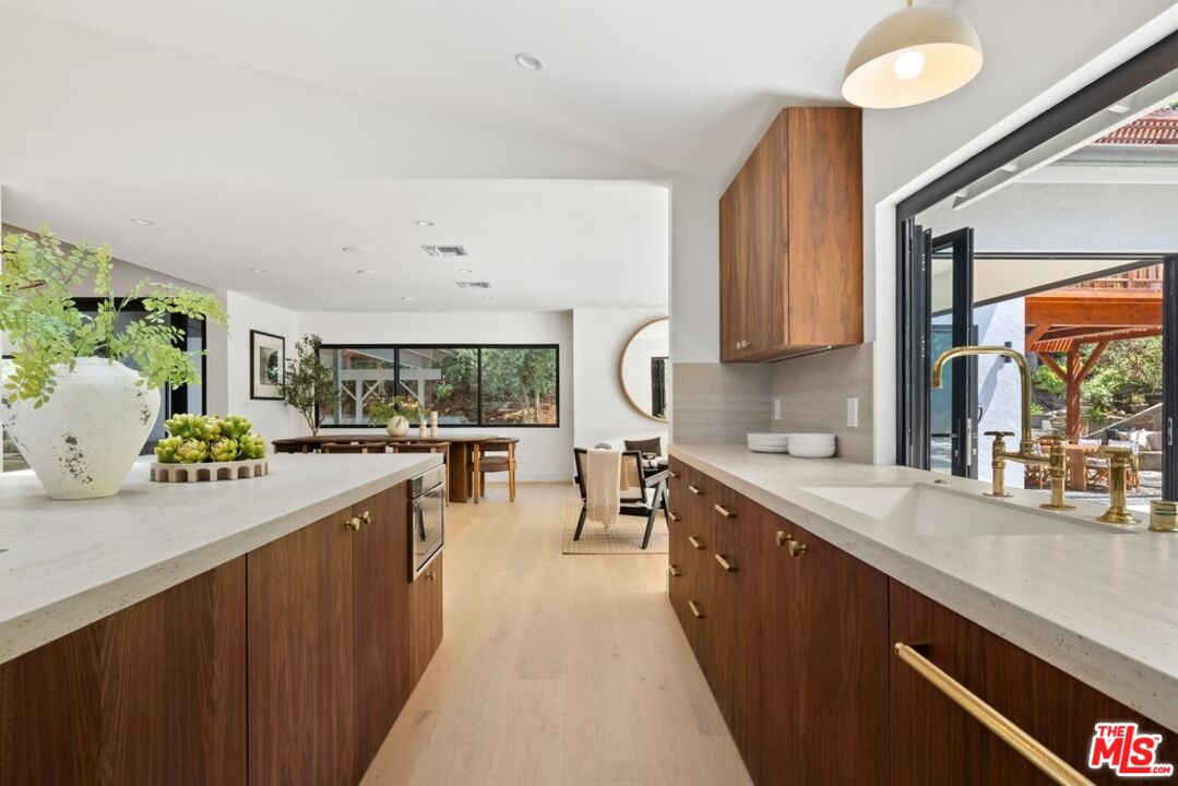 2716 Laurel Pass, Hollywood Hills
