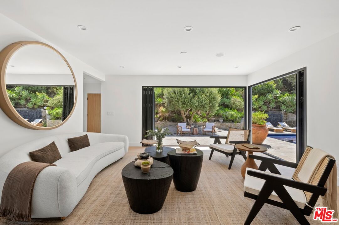 2716 Laurel Pass, Hollywood Hills