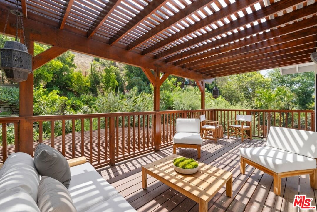 2716 Laurel Pass, Hollywood Hills