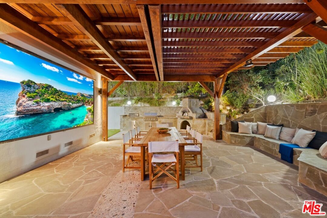 2716 Laurel Pass, Hollywood Hills