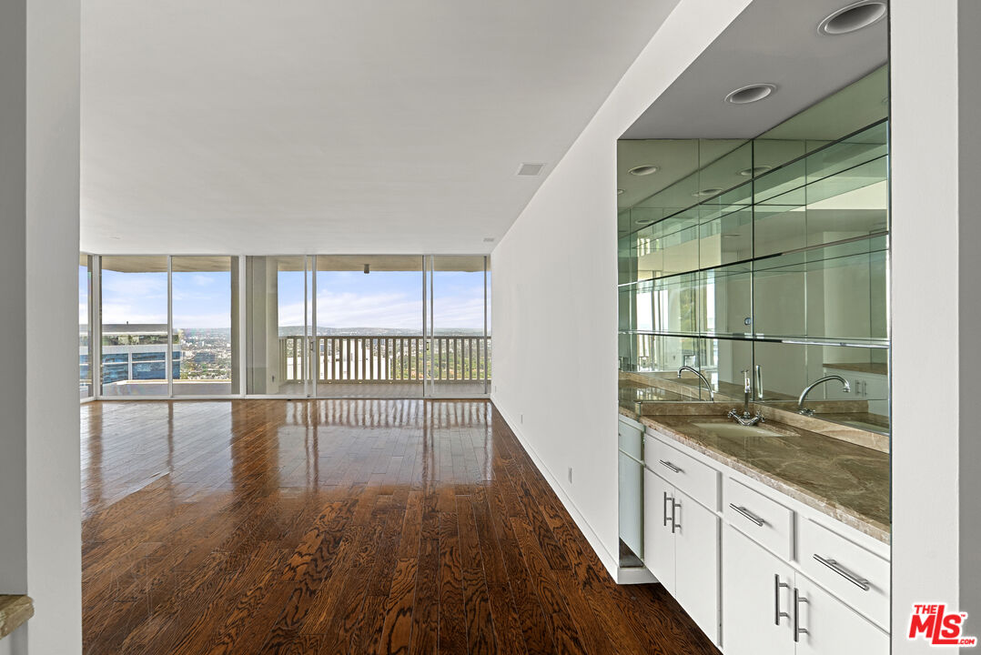 9255 Doheny Rd Unit: 1606, West Hollywood