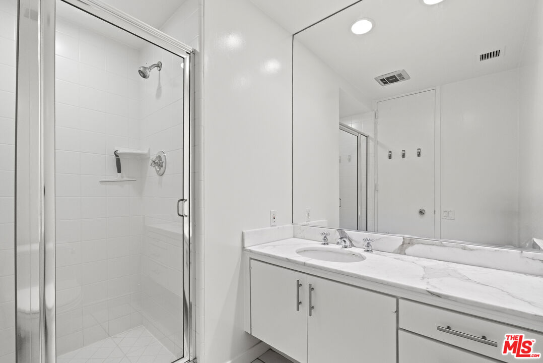 9255 Doheny Rd Unit: 1606, West Hollywood