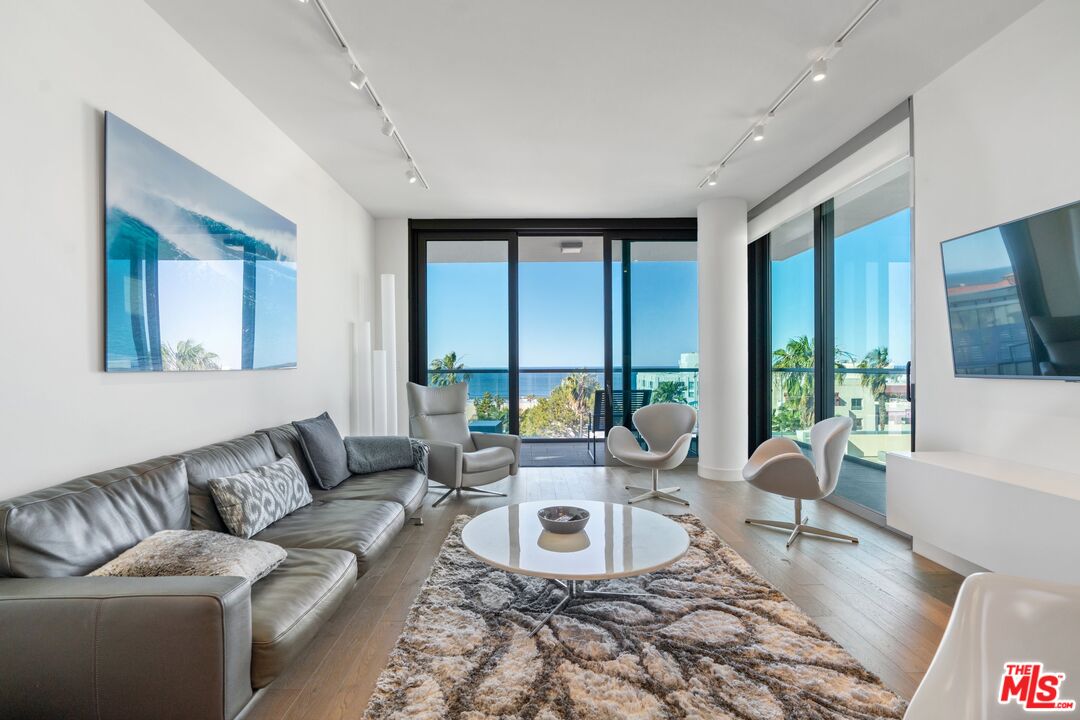 1755 Ocean Avenue Unit: 810