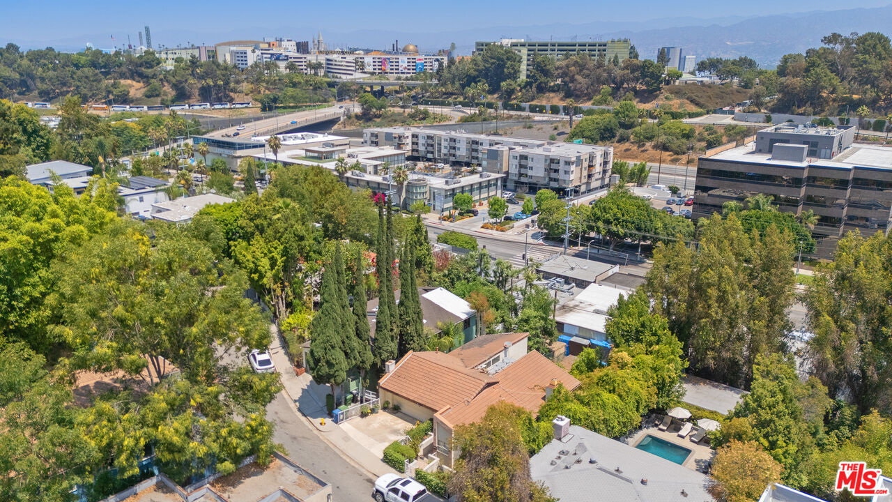 3334 Oak Glen Dr, Hollywood Hills