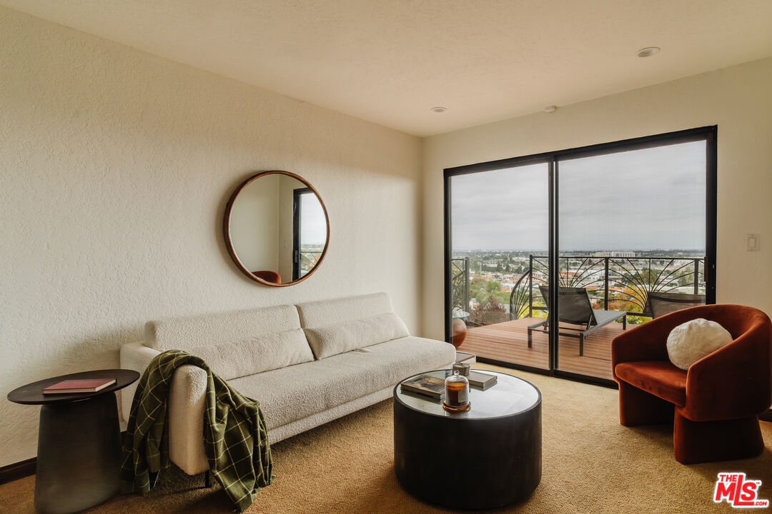 3837 Paseo De Las Tortugas, Hollywood Riviera