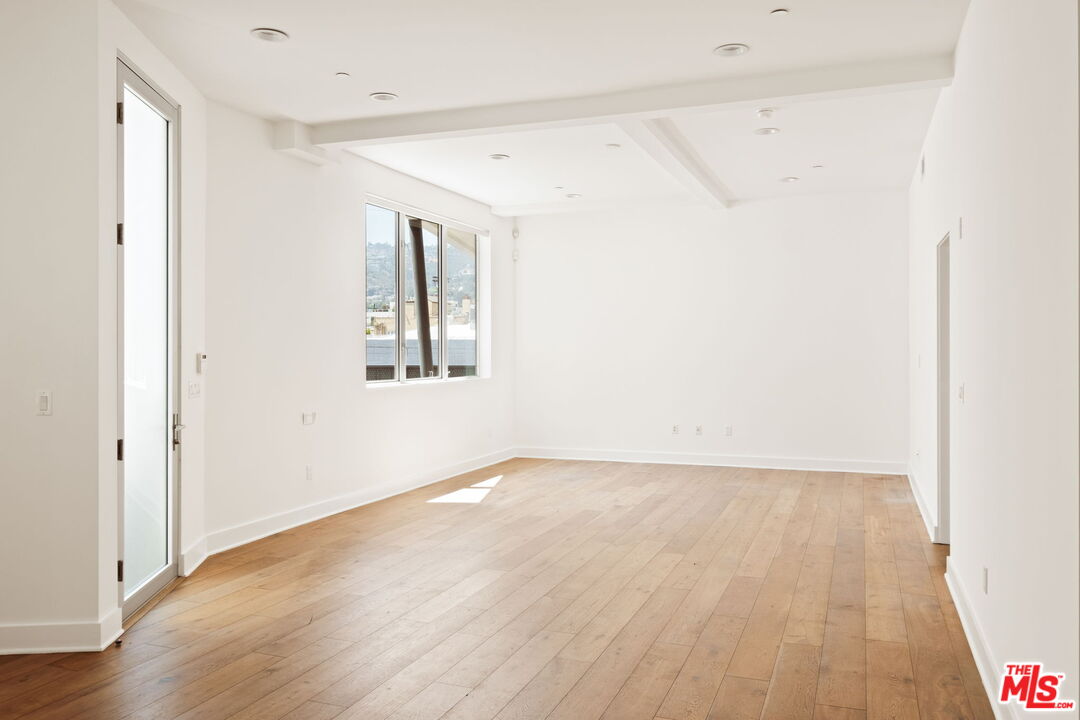 616 N Croft Ave Unit: 6, West Hollywood 