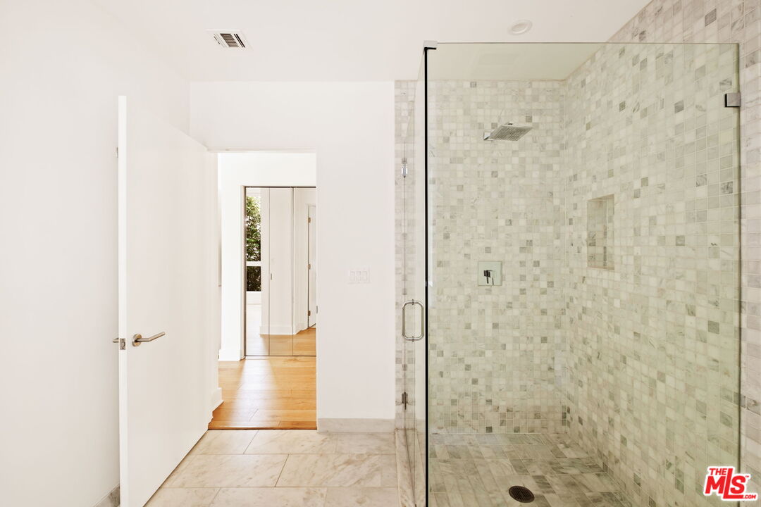 616 N Croft Ave Unit: 6, West Hollywood 