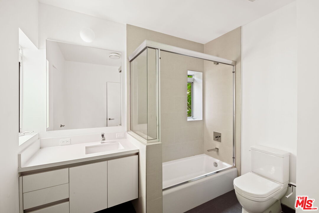 616 N Croft Ave Unit: 6, West Hollywood 