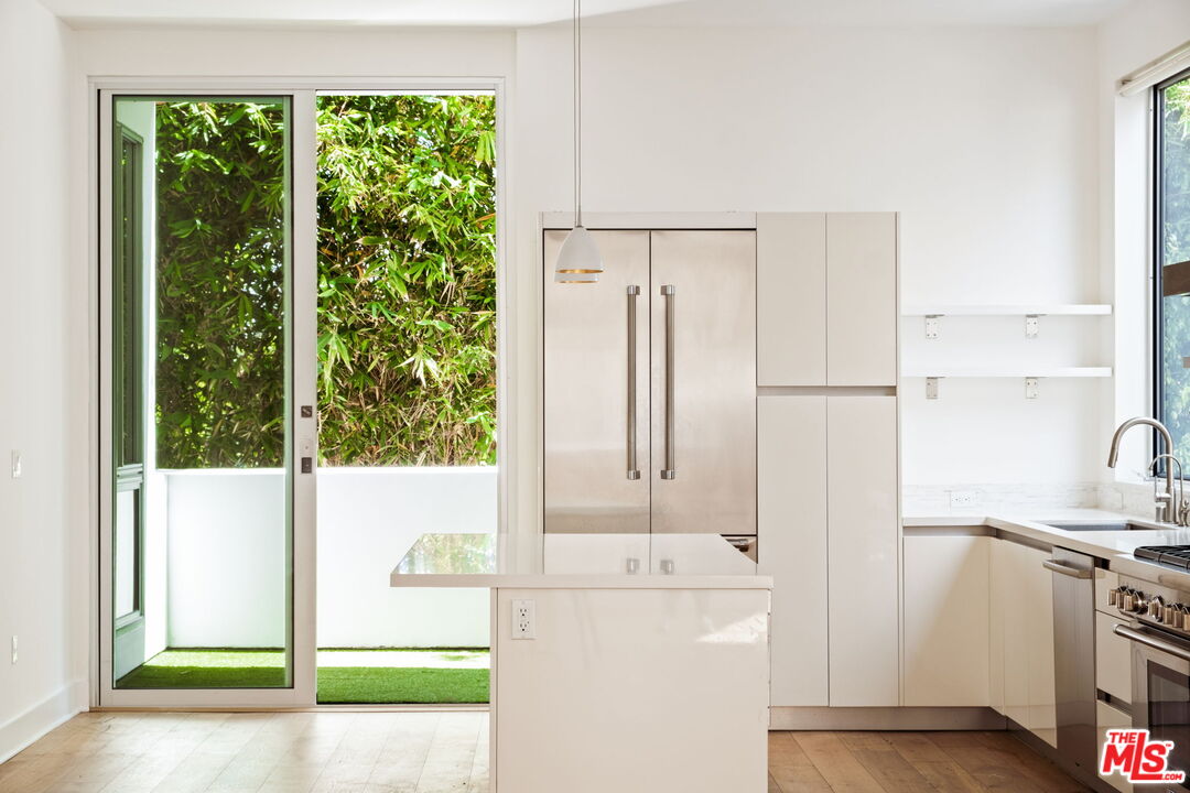 616 N Croft Ave Unit: 6, West Hollywood 