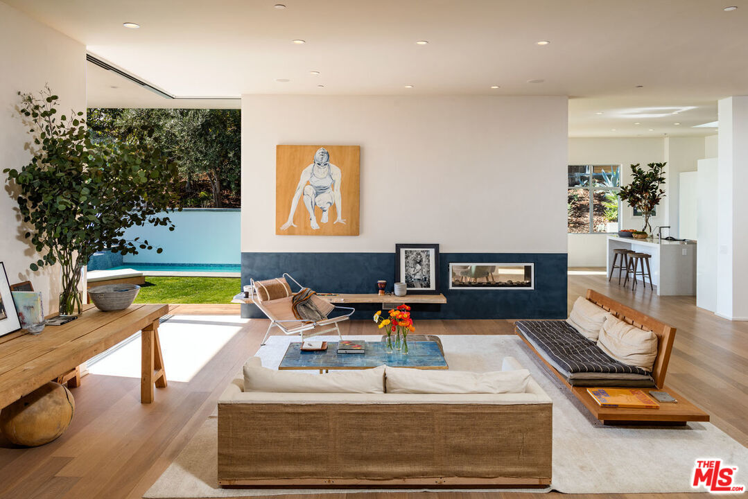 1355 Devlin Dr, Sunset Strip