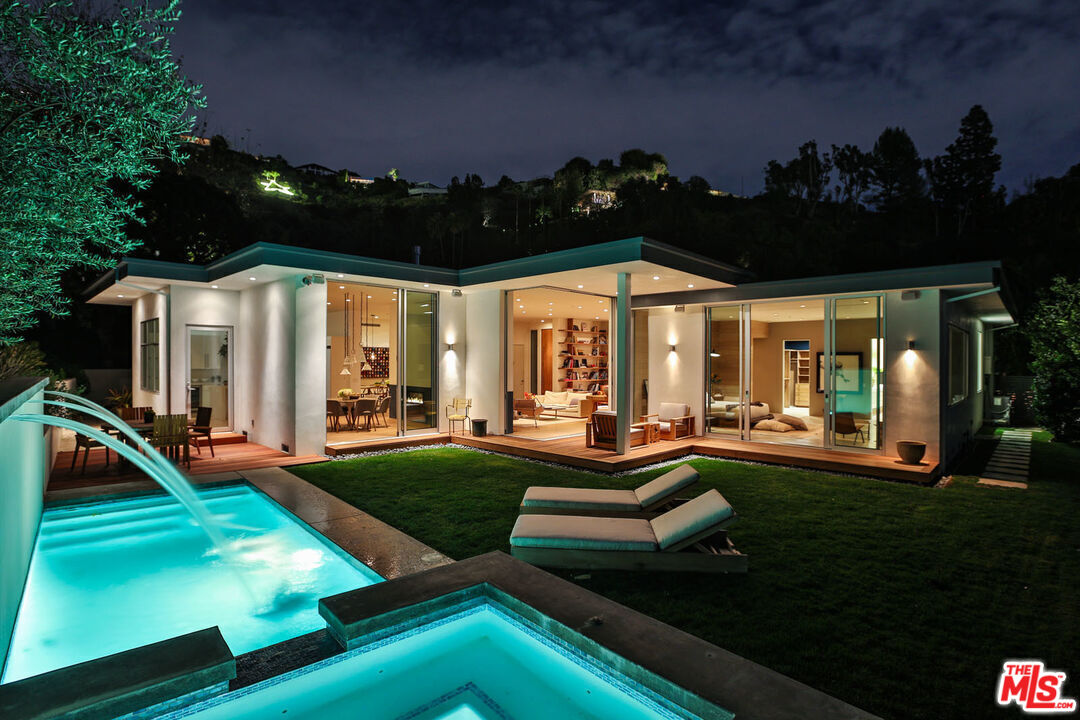 1355 Devlin Dr, Sunset Strip