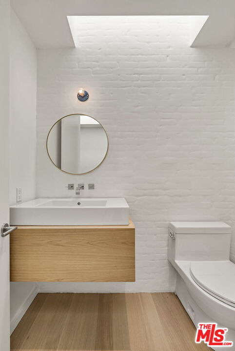 1355 Devlin Dr, Sunset Strip