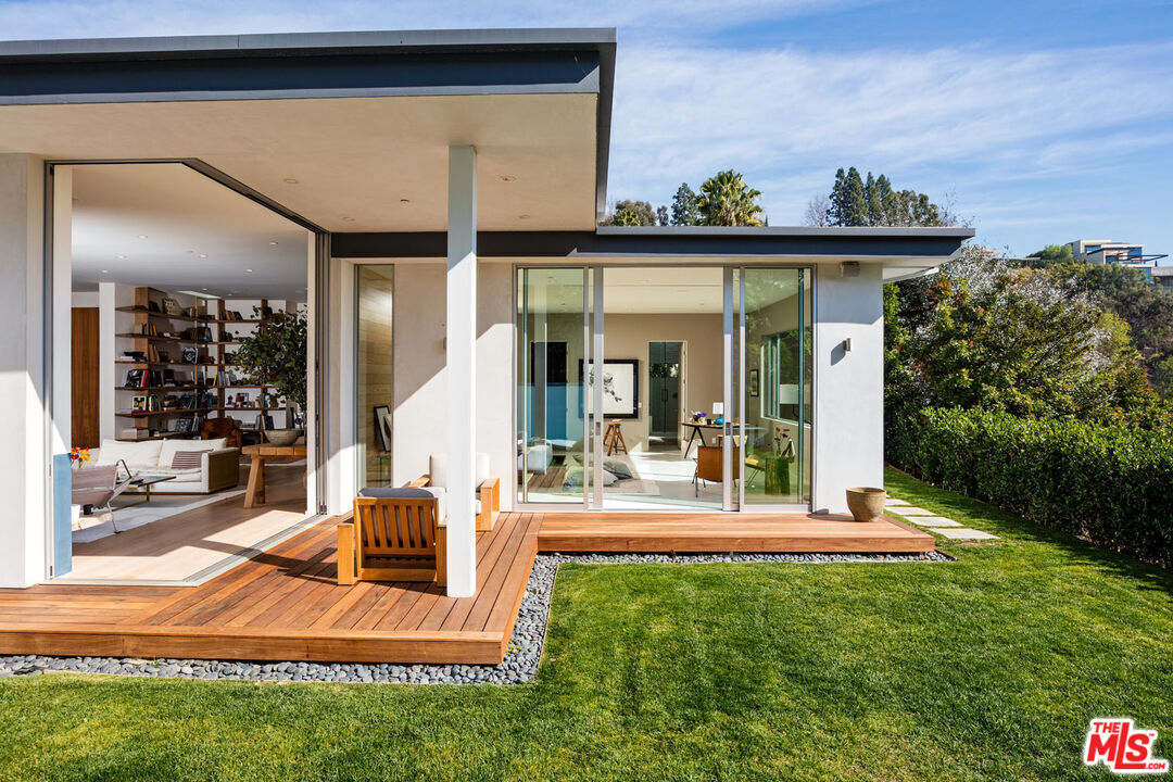 1355 Devlin Dr, Sunset Strip