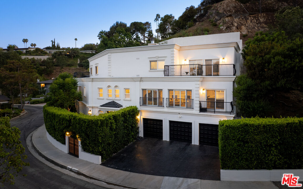2209 Banyan Dr, Brentwood
