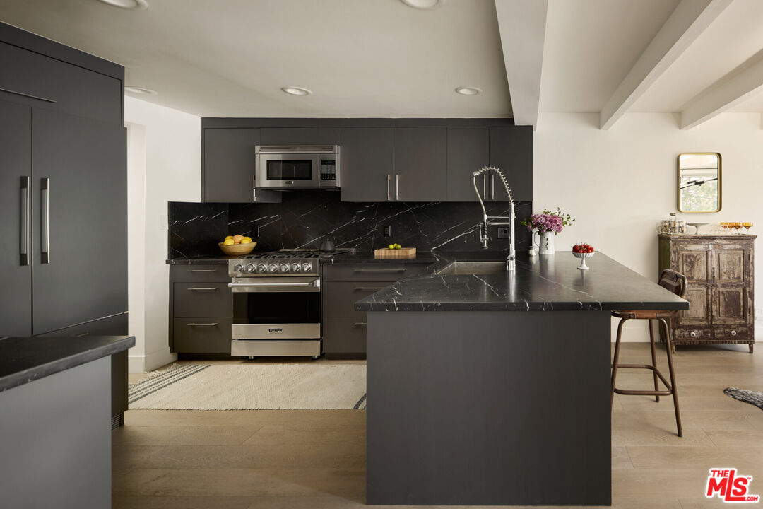 28918 Palisades Dr, Lake Arrowhead 