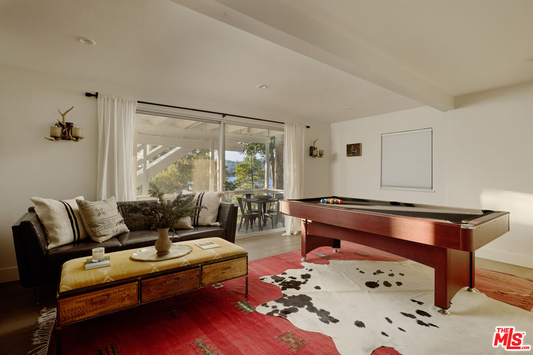 28918 Palisades Dr, Lake Arrowhead 