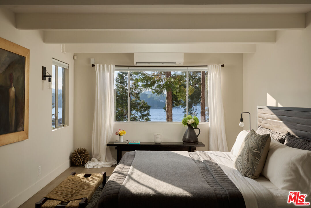 28918 Palisades Dr, Lake Arrowhead 