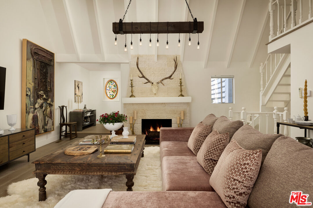 28918 Palisades Dr, Lake Arrowhead 