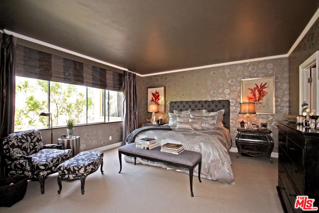 412 N PALM DR Unit: 402