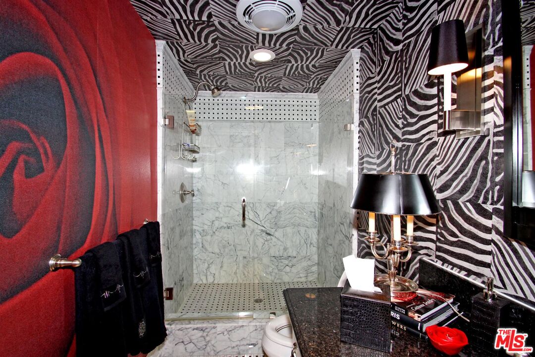 412 N PALM DR Unit: 402