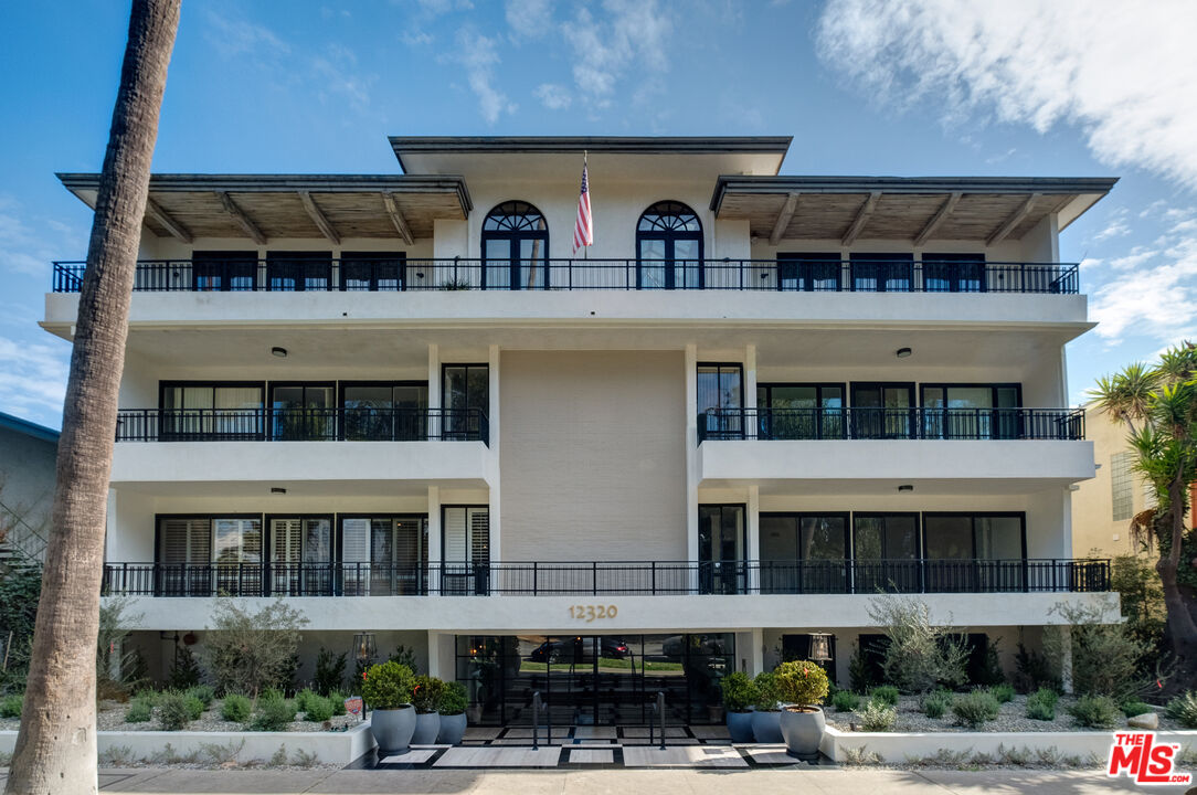 12320 MONTANA AVE Unit: 110