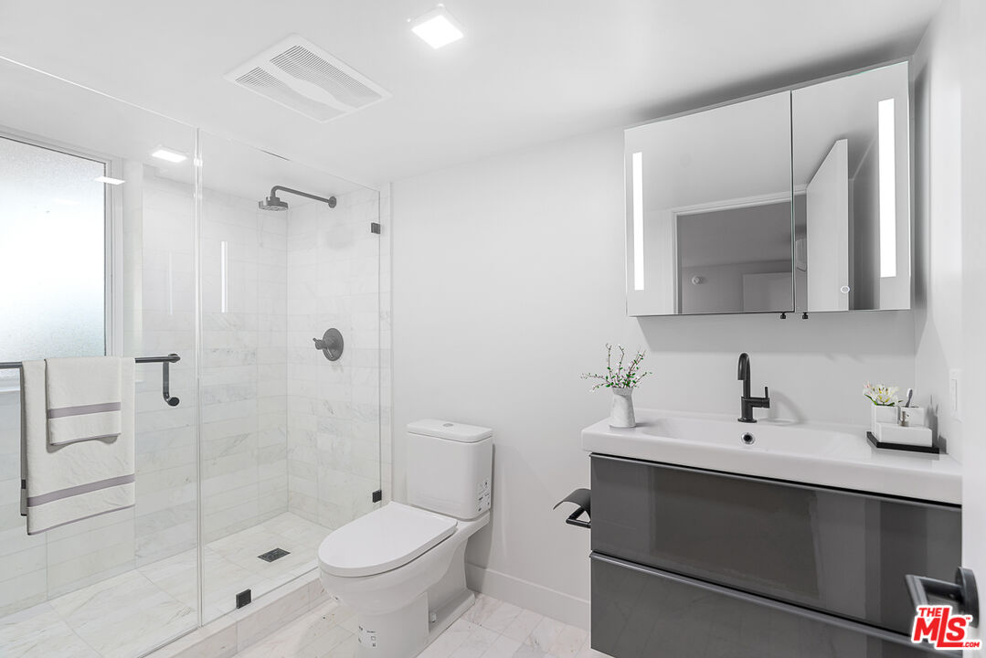 12320 MONTANA AVE Unit: 110