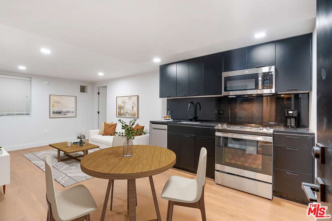 12320 MONTANA AVE Unit: 110