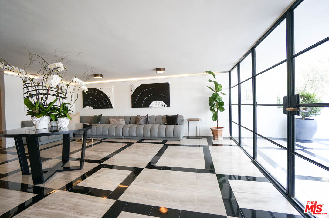 12320 MONTANA AVE Unit: 110