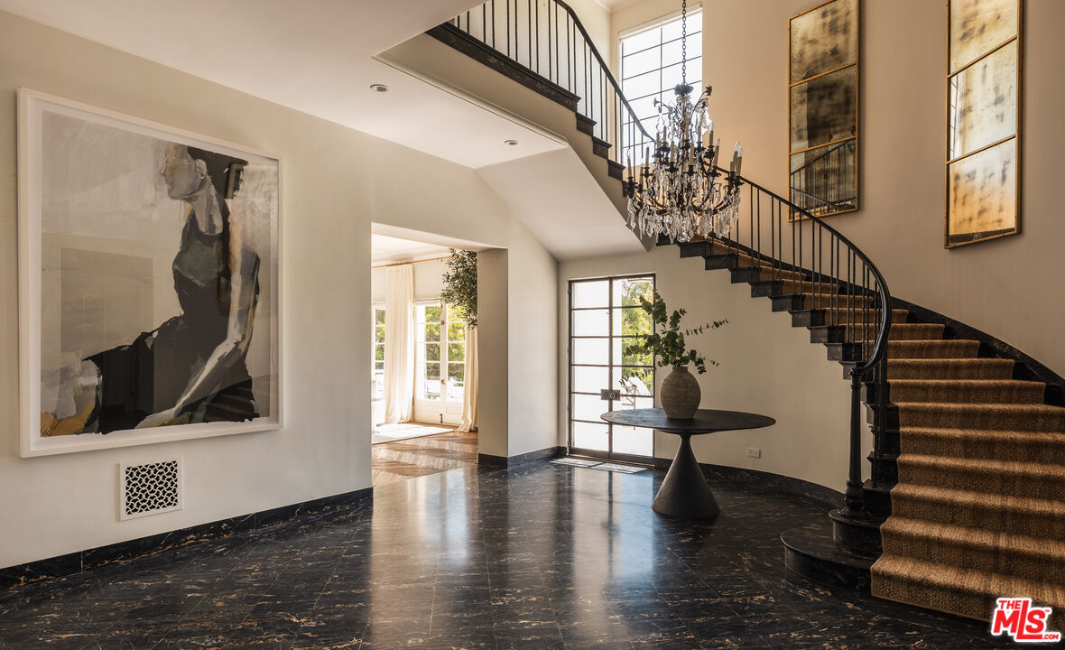 115 N Carolwood Dr, Holmby Hills