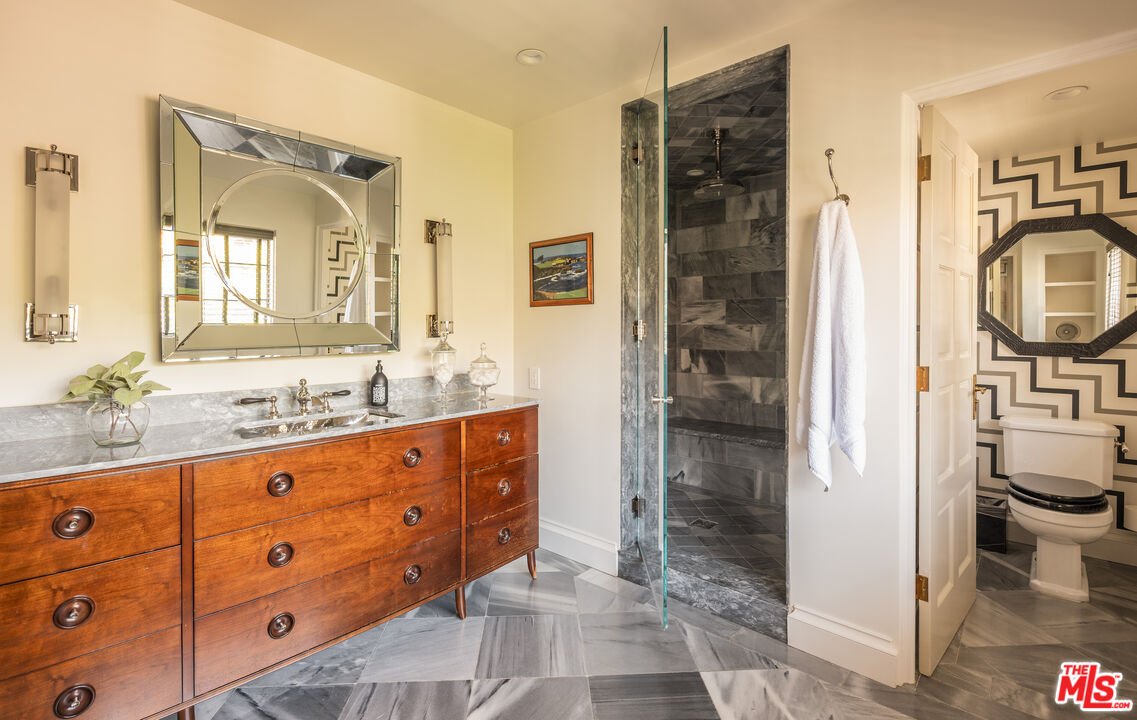 115 N Carolwood Dr, Holmby Hills