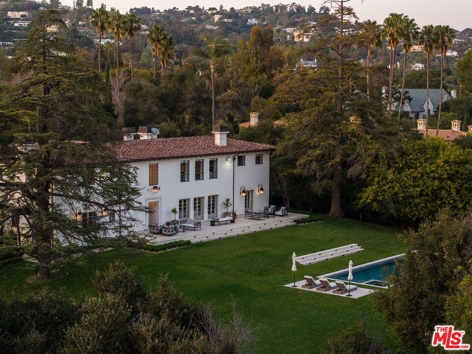 115 N Carolwood Dr, Holmby Hills